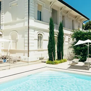 https://hotel-regina-elena-57.emilia-romagnahotels.net