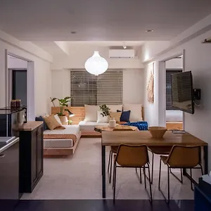 Earthmans Osaka-jo アパートホテル 大阪市