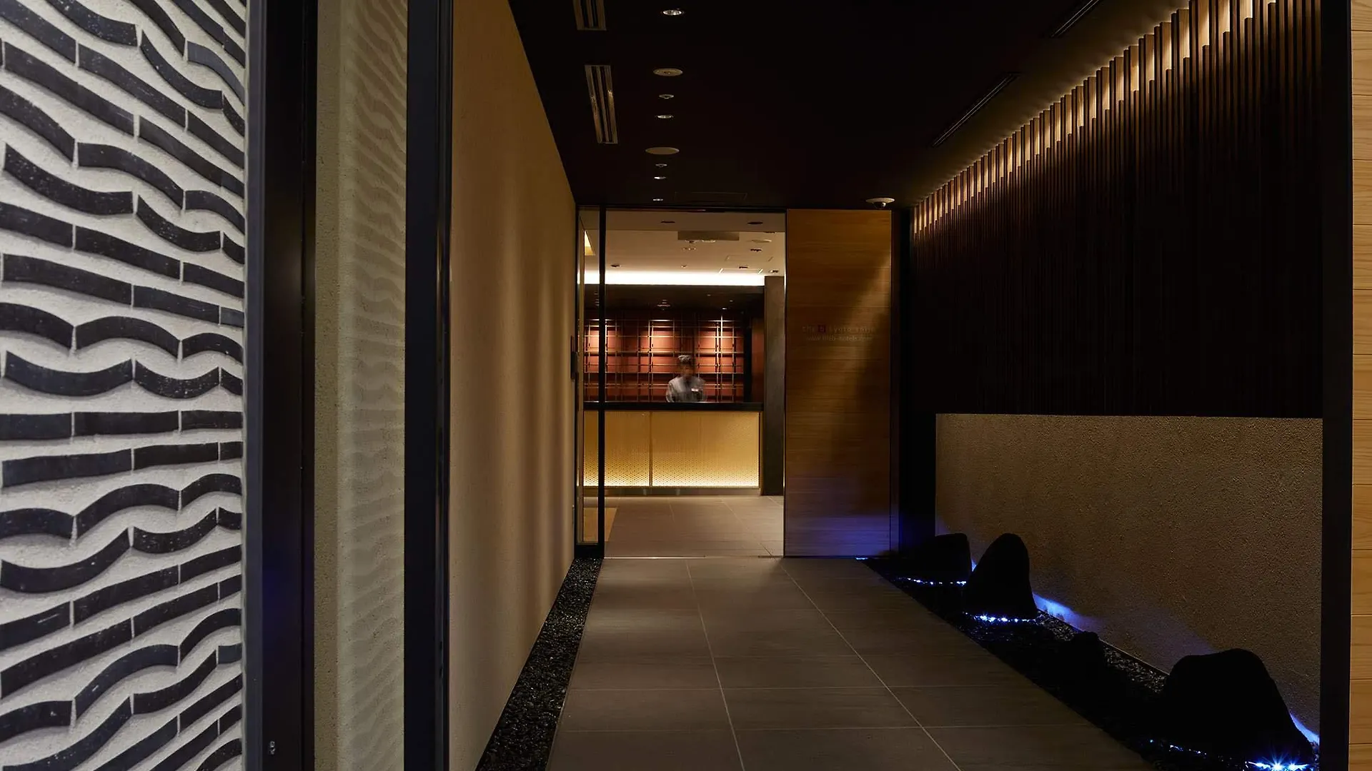 Отель The Onefive Kyoto Shijo